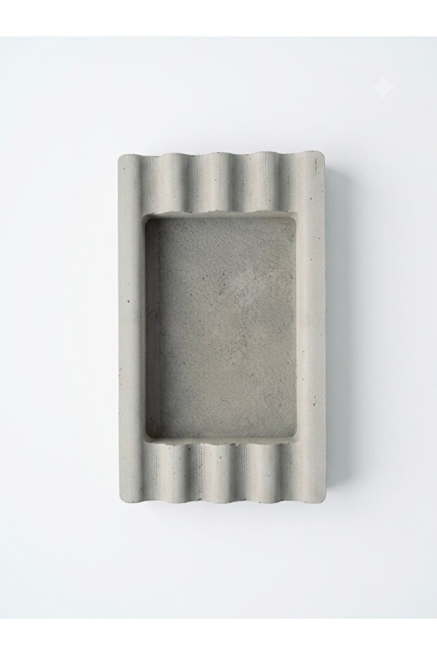 Dalga Formlu Beton Küllük – 17 × 10 cm – yüzey ve form detayı