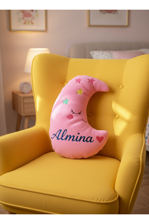 İsme Özel Aydede Peluş Yastık – Pembe, 40 cm – dekoratif kullanım görünümü